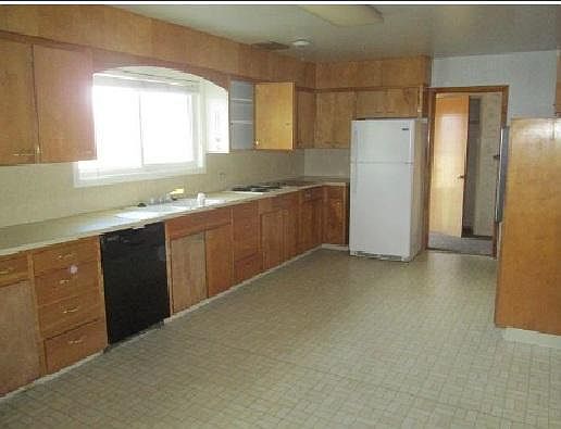 5th image of 2611 S Illinois Ave