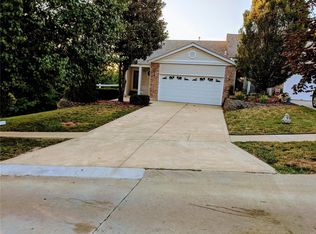115 Samarra Estates Dr, Fenton, MO 63026