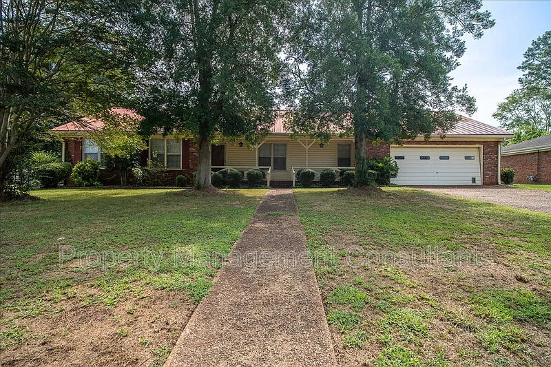 2524 Chickasaw Dr
