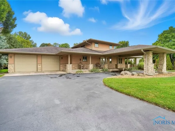 1103 Pearl St, Bowling Green, OH 43402