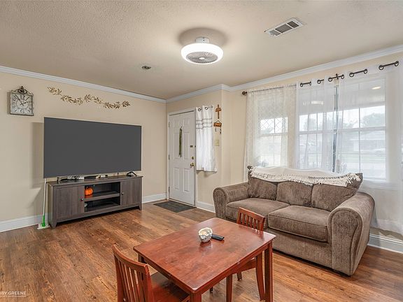 2nd image of 1016 James St
