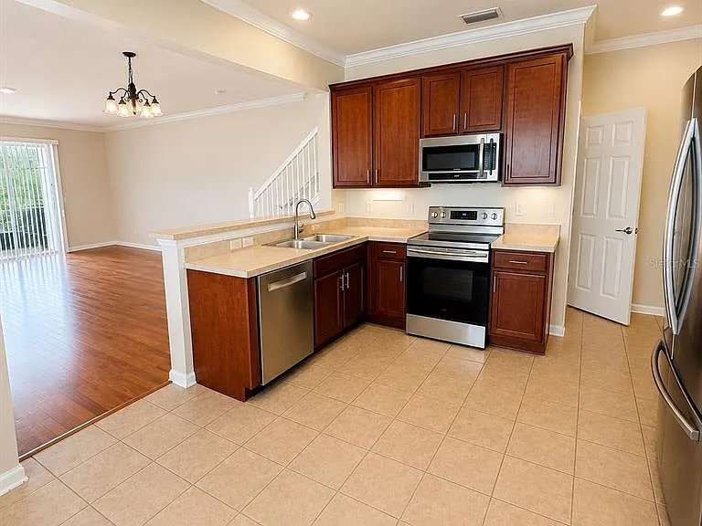 10222 Pink Palmata Ct — Photo 4