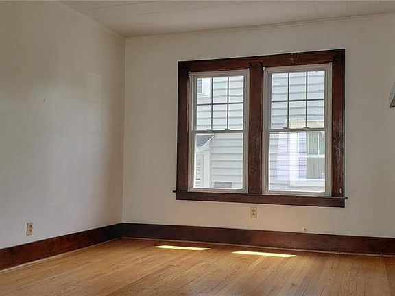 2nd image of 255 Hillsdale Ave