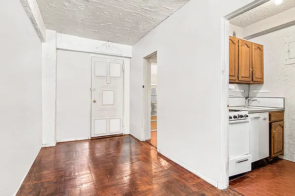 Sold by Compass | media 10