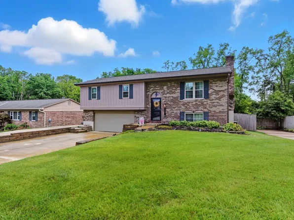 2703 Valley Trails Dr, Villa Hills, KY 41017