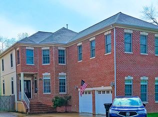 10125 Main St, Fairfax, VA 22031