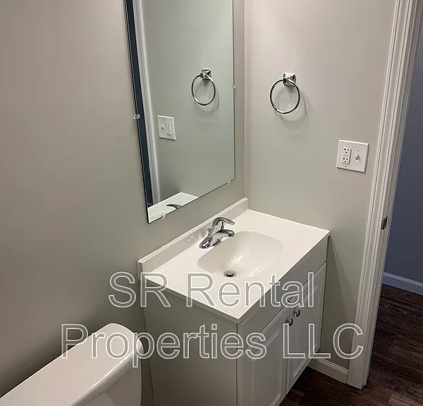 223 Maxwell St #B — Photo 2