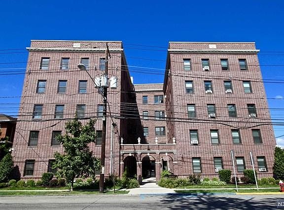 Beautiful Art Deco Building