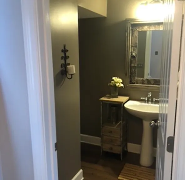 8912 Lyman Ln — Photo 17