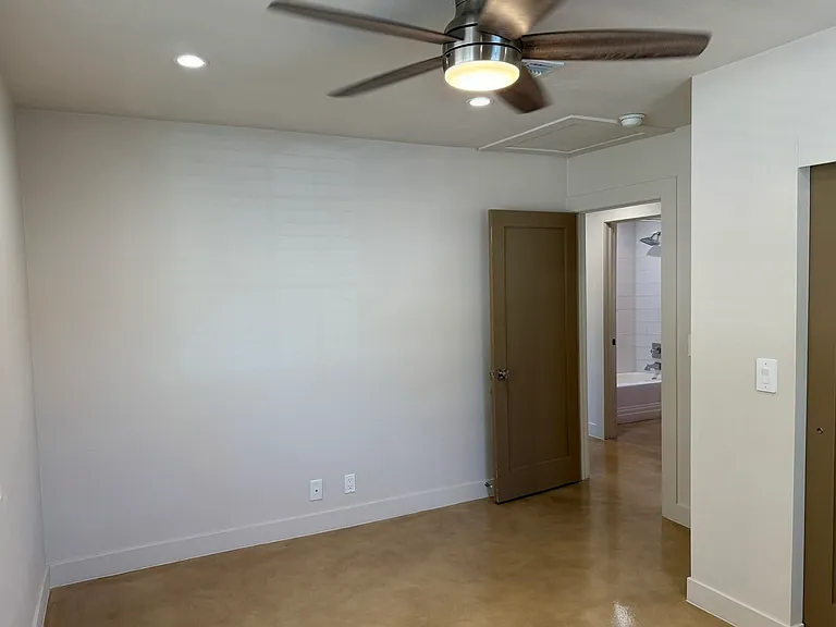 426 S Stratford Dr — Photo 23
