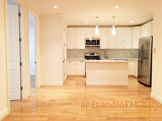 Rented by aptsandlofts.com | media 3