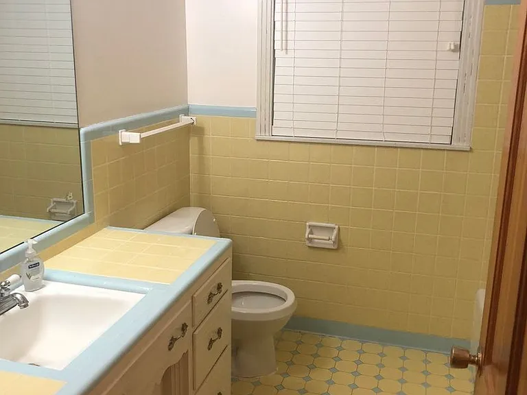102 Medearis Dr — Photo 2