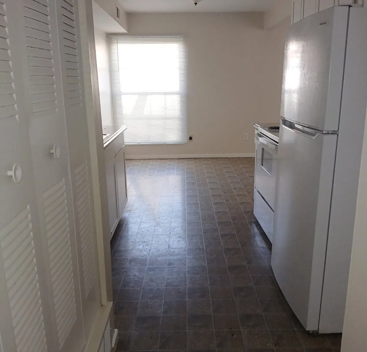 3 bed, 1.5 bath, 1207 sqft, $1,390 — Photo 3