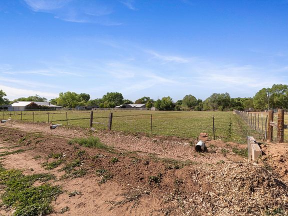 5th image of 525 Coronado Rd