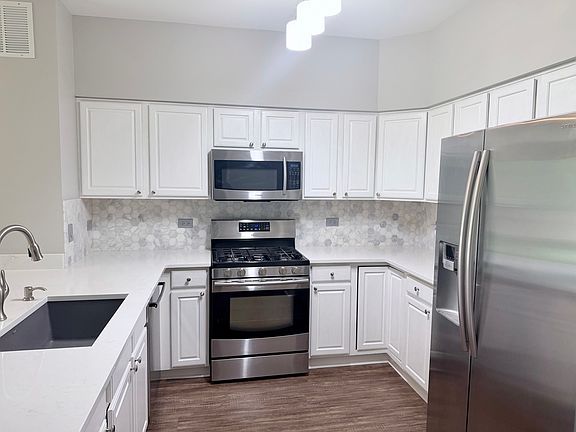 5th image of 261 Arboretum Dr