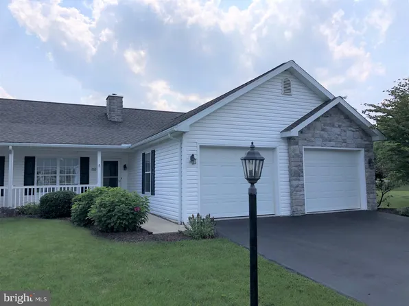 131 Penns Ct, Centre Hall, PA 16828