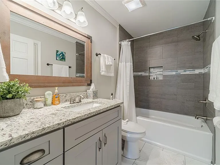 691 Harbor Cv — Photo 34