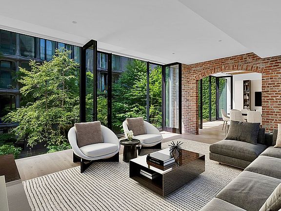 4th image of 325 W Broadway APT 2