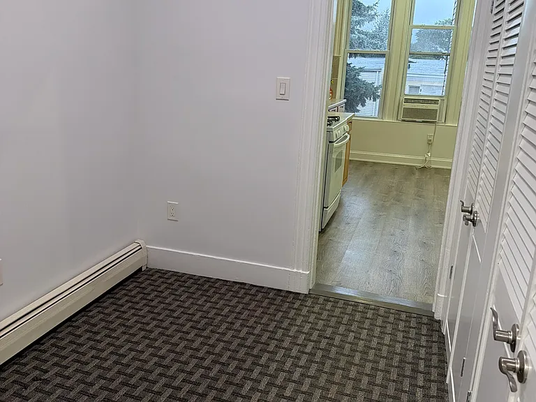 90 Hancock Ave — Photo 6