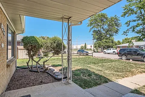 3189 Victor St — Photo 16