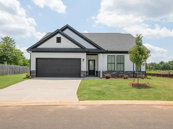 103 Royal Tern Ln, Warner Robins, GA 31088