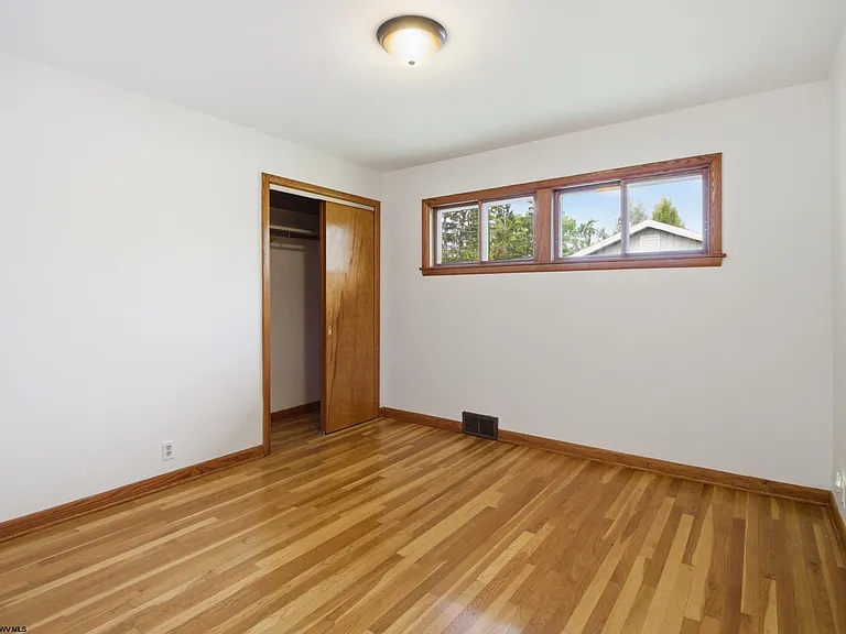 1217 Corvet Ave — Photo 14