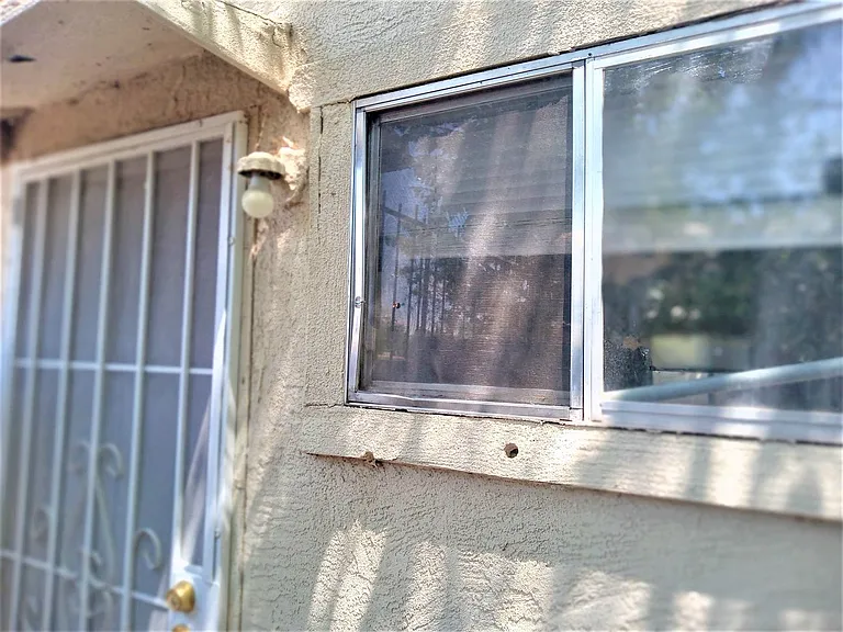 528 Texas St NE — Photo 2