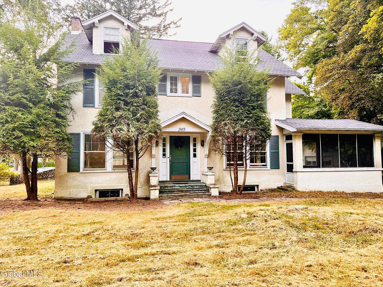 1st image of 989 Balltown Road