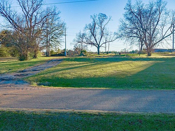 2nd image of 509 Hillcrest Dr