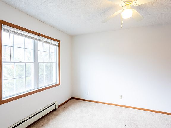5th image of 190 Ridge Dr