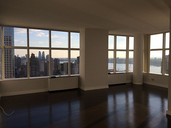 3rd image of 160 W 66th St APT 39H