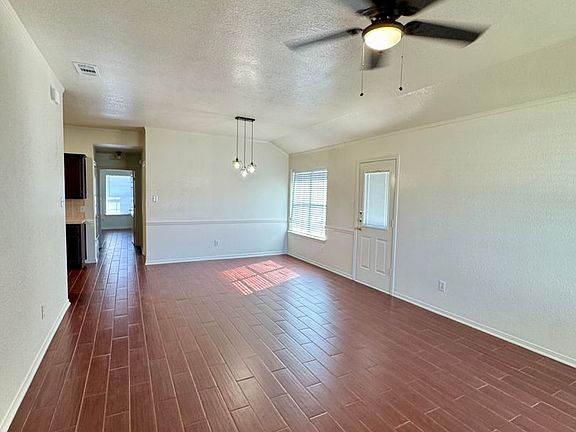 4th image of 205 Janelle Dr