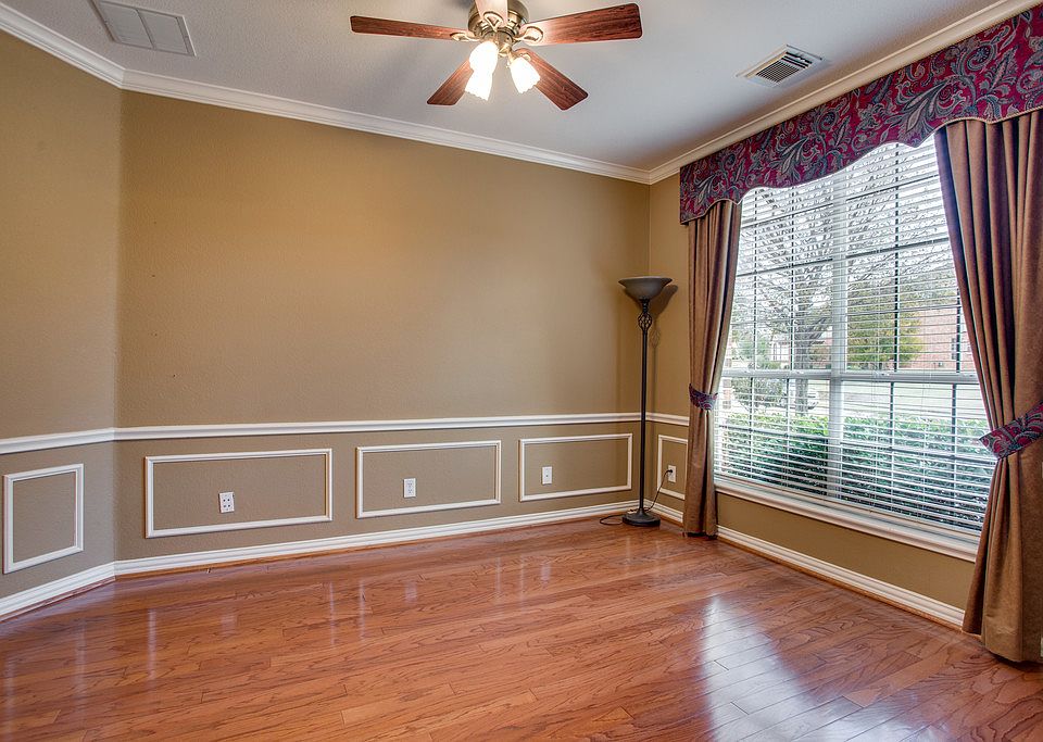 1st image of 1541 Terrace Dr