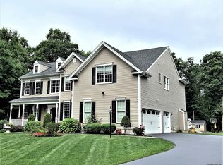 50 Stone Crest Dr, Mechanicville, NY 12118