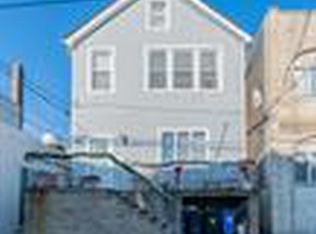 9 E 10th St, Bayonne, NJ 07002