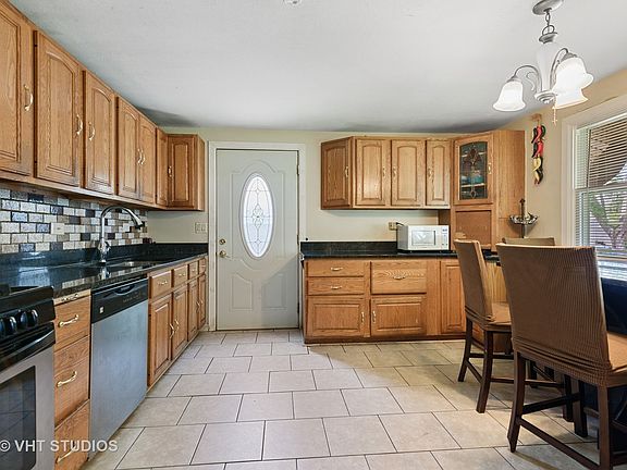 4th image of 1807 Endicott Cir