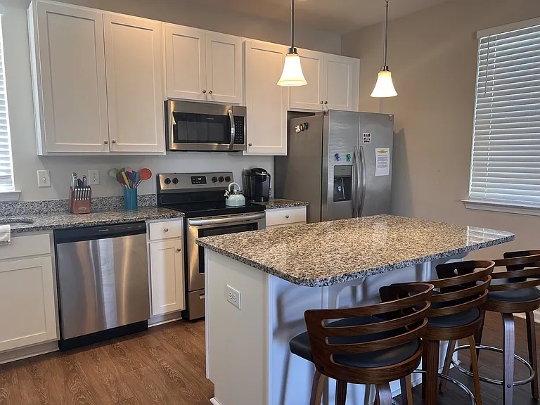 3453 Bristol Ln — Photo 5