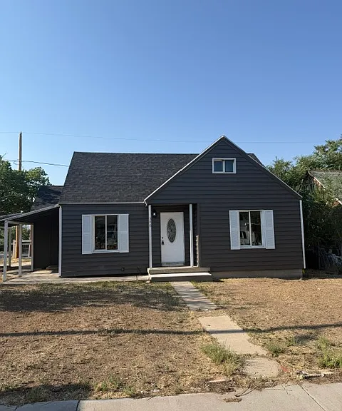 346 Carson Ave — Photo 1