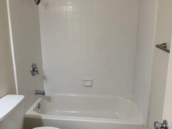 2241 N Chestnut Ave APT 103, Fresno, CA 93703