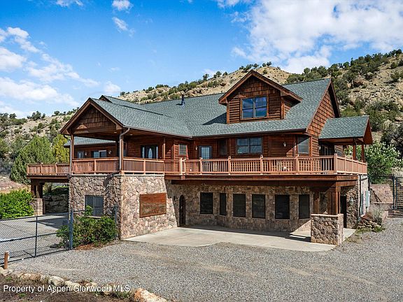 2nd image of 450 Summer Falls Rd