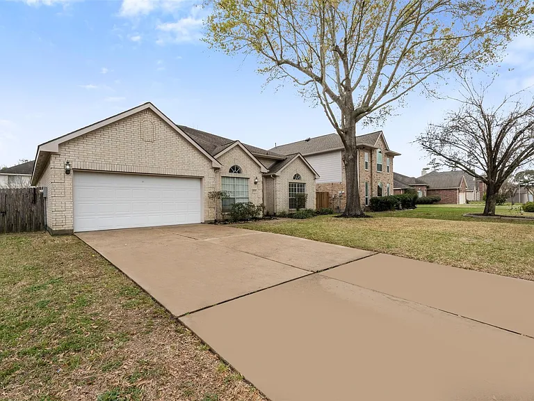 9211 Memorial Hills Dr — Photo 29