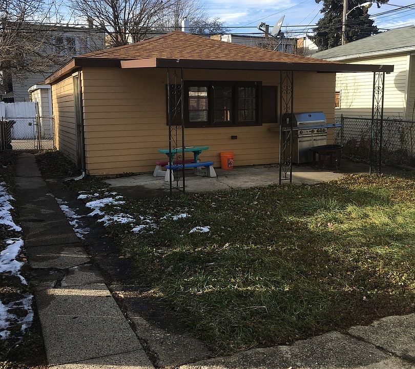 2nd image of 1918 S 48th Ct