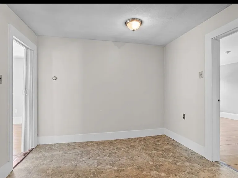 30 Auburn St #2 — Photo 8