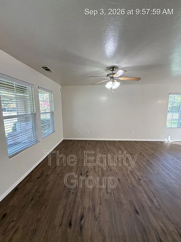 2 bed, 2.0 bath, 977 sqft, $1,550 — Photo 2