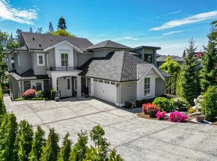13416 Marine Dr, Surrey, BC V4A1G2