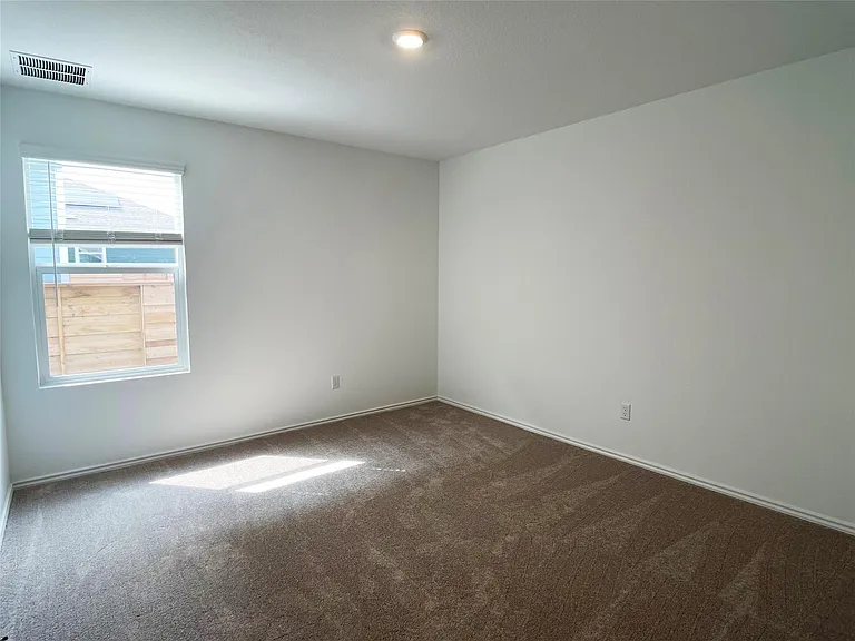 1445 Marley — Photo 7