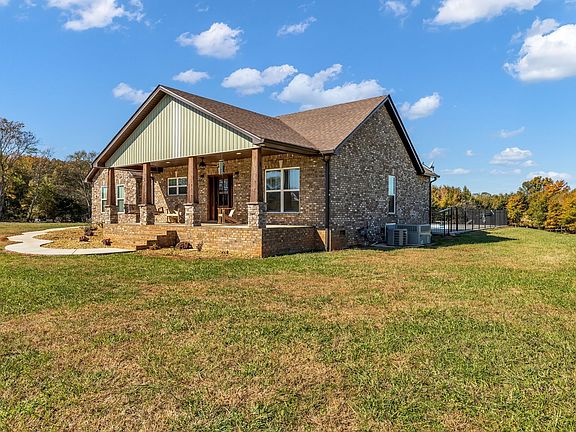 4th image of 1645 Oak Grove Rd