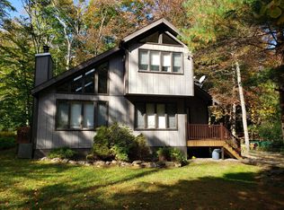 32 State Park Dr, Gouldsboro, PA 18424