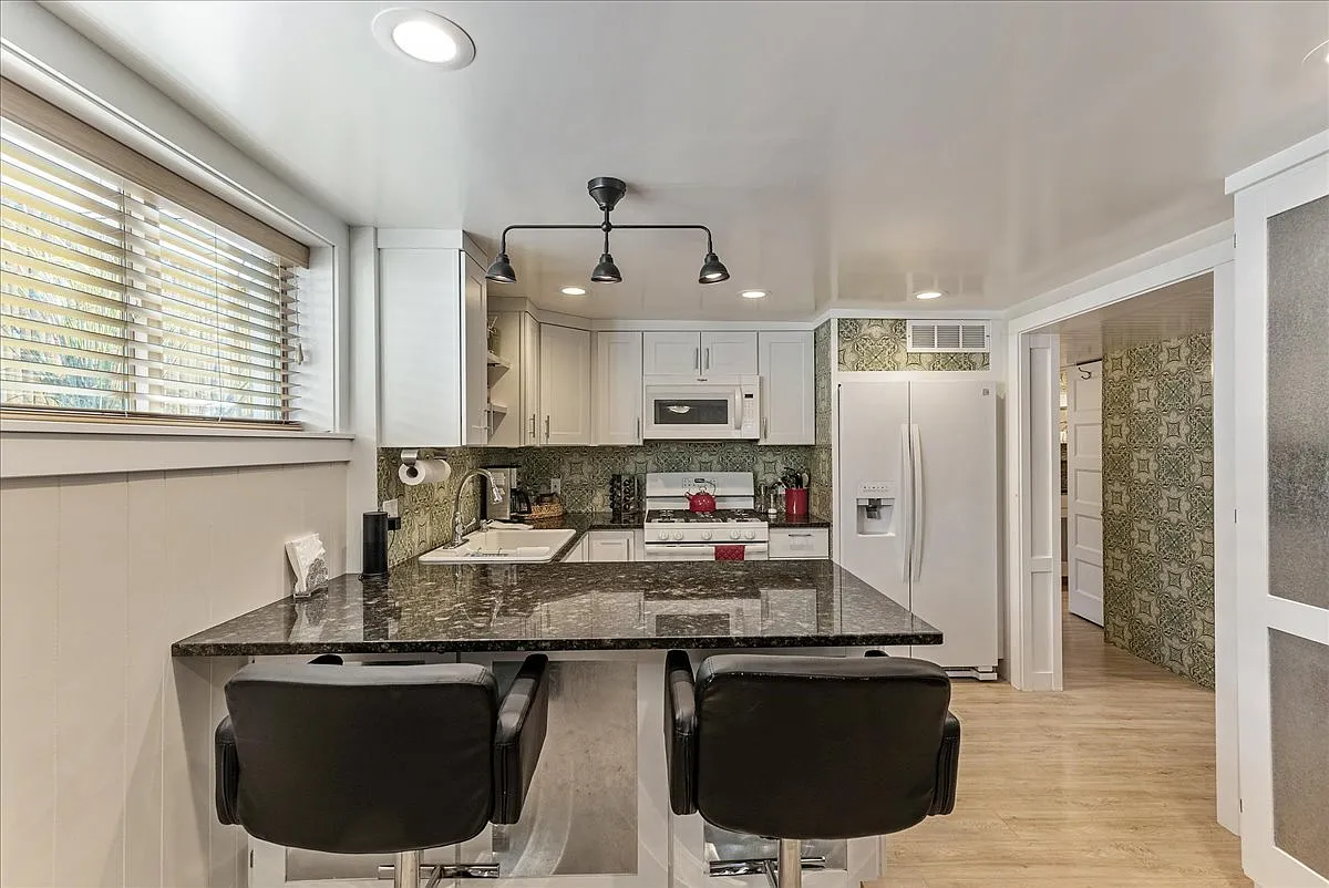 1538 South 700 East - B — Photo 3
