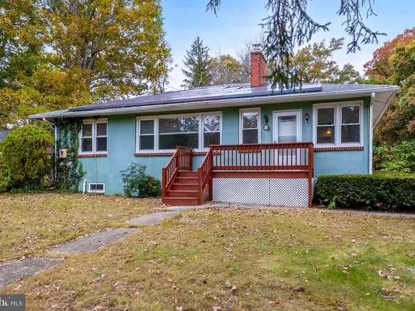 40 Spillway Dr, Alloway, NJ 08001